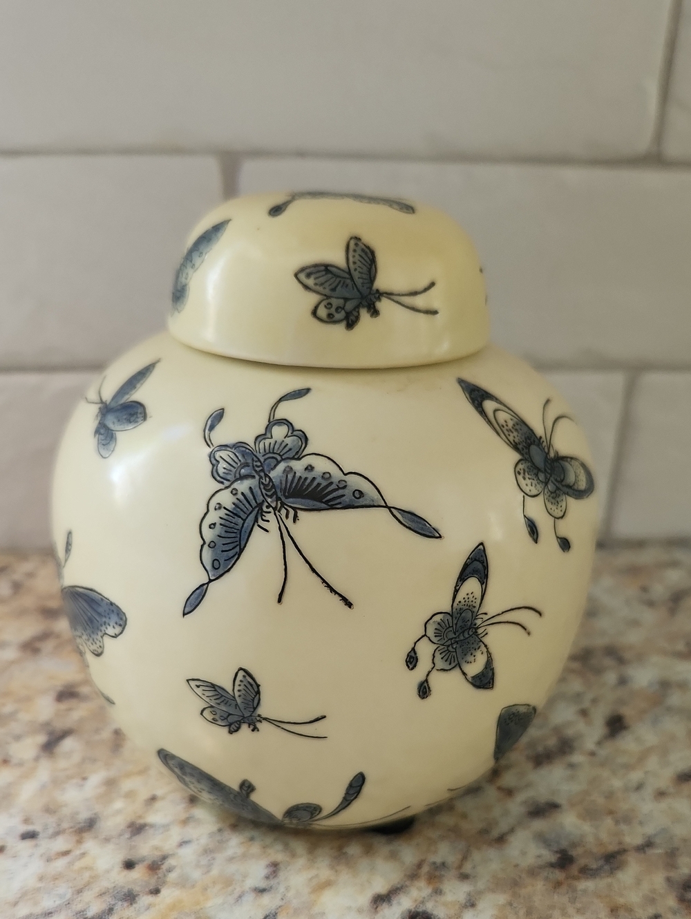 Vintage Enesco Ginger Jar With Lid